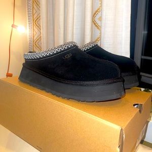 UGG TAZZ Black Tasman platform slipper